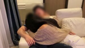 สาวหุ่นดีนมใหญ่โดนแฟนควยยักษ์เย็ดสดโหดๆ ซอยหีฉีกทะลุแตกในคาห้อง