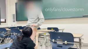 สาวหุ่นแน่นโดนควยยักษ์เย็ดสดซอยหีโหด แตกในคาหีไม่ยั้ง