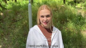 นัดสาวฝรั่งหุ่นดี Tinder เข้าป่า เย็ดสดซอยหีแรงๆ แตกในคารูหี