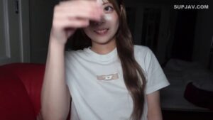 สาวญี่ปุ่นตัวเล็กหีฟิต โดนพาไปเย็ดสดในโรงแรม แตกคาหีน้ำเงี่ยนทะลัก